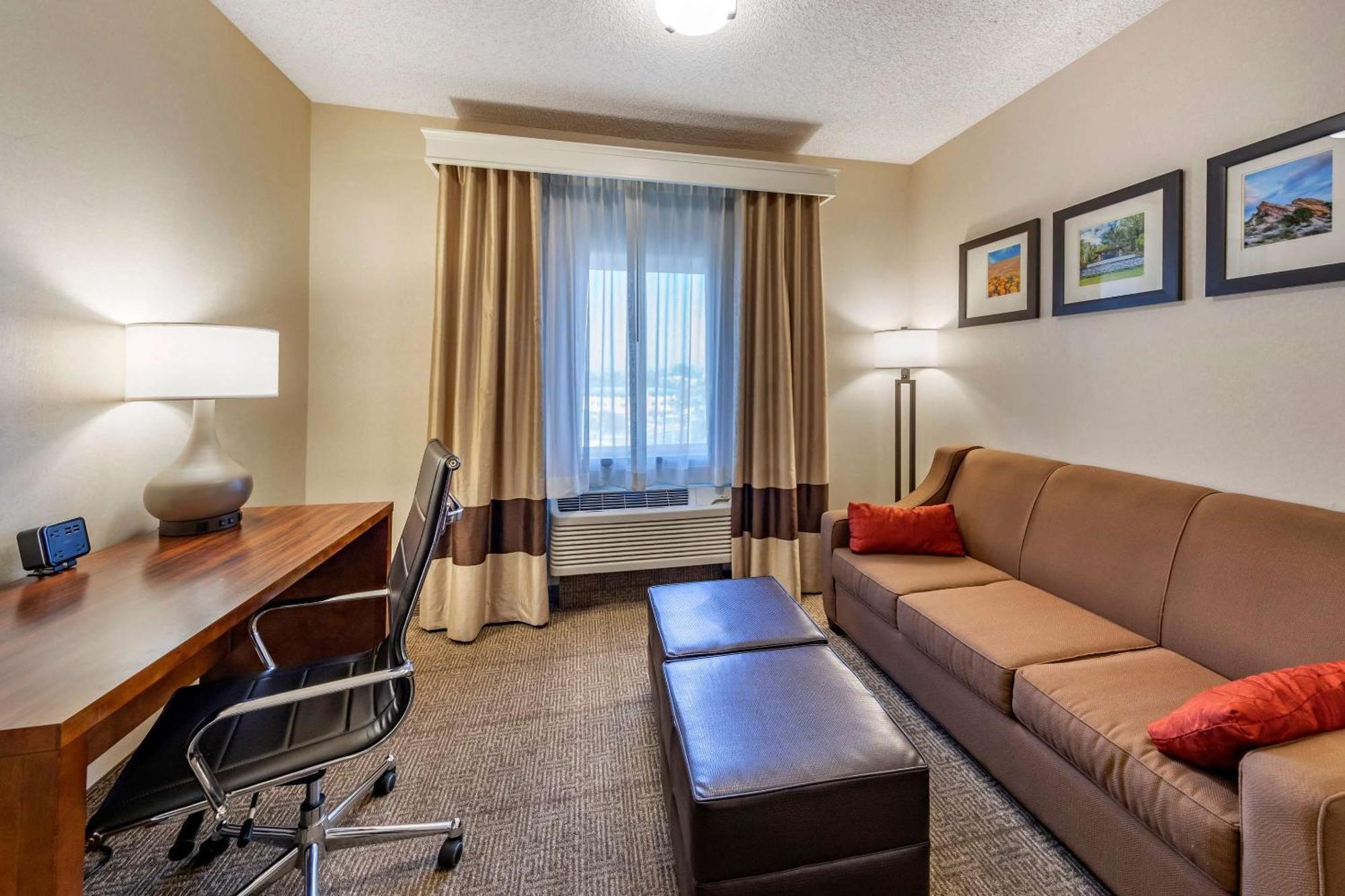 Comfort Suites Near Six Flags Magic Mountain Stevenson Ranch Esterno foto